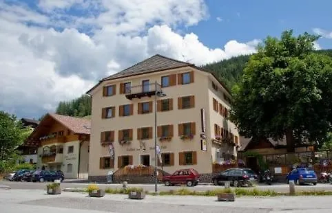 Gasthof Zum Weissen Roessl-1